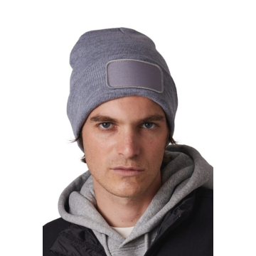 BEANIE WITH PATCH