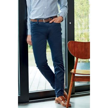 MEN'S PERFORMANCE CHINO JEANS